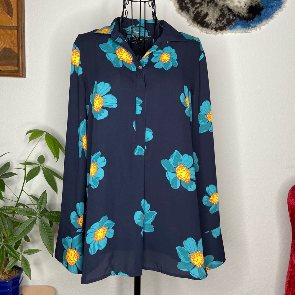 🌼✨Lava Flower Top✨🌼